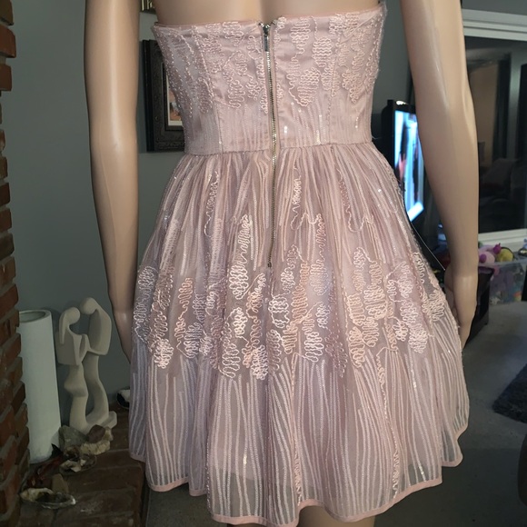 Never worn baby pink Bebe cocktail dress - Picture 4 of 6
